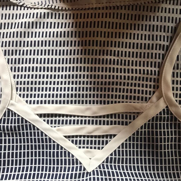 Lot of 3 Tank Top - Picture 2 of 4